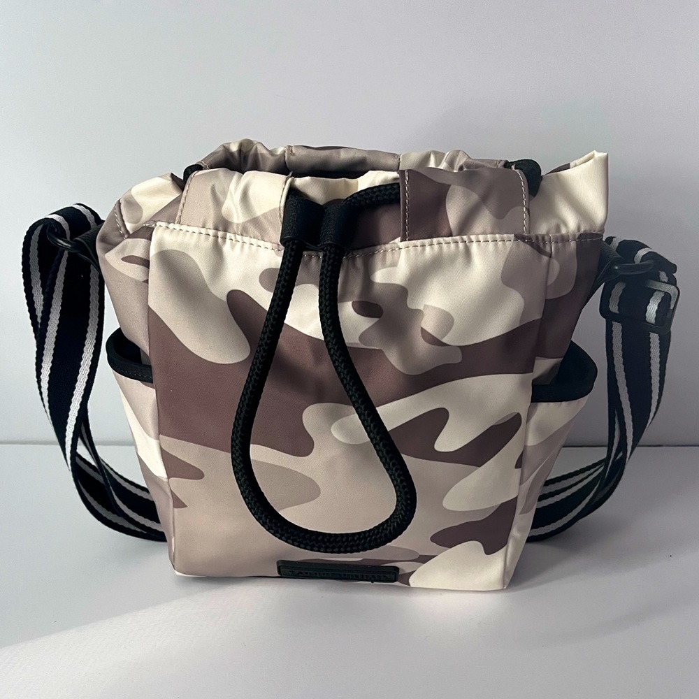 Tommy Hilfiger tote